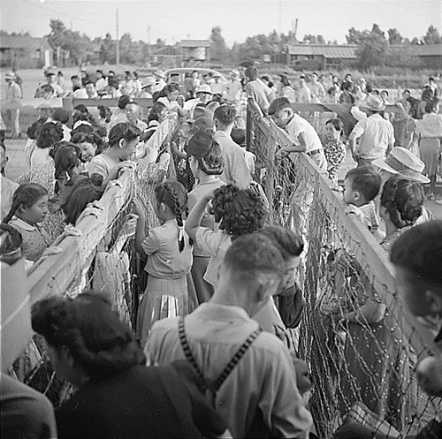 Poston, Ariz., Relocation Camp for Japanese-Americans. (Photo/Hikaru/Public Domain)